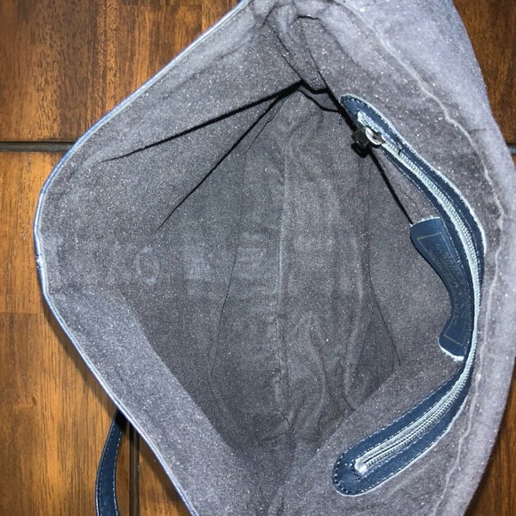 Leather Bugatti crossbody bag in Navy - Picture 4 of 5